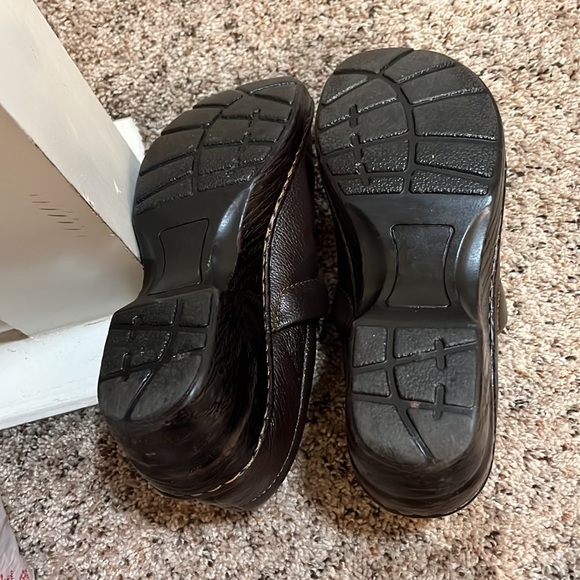 Bolo shoes, like new. Wish I could still fit them, but my feet swell. 😔 - Picture 3 of 4